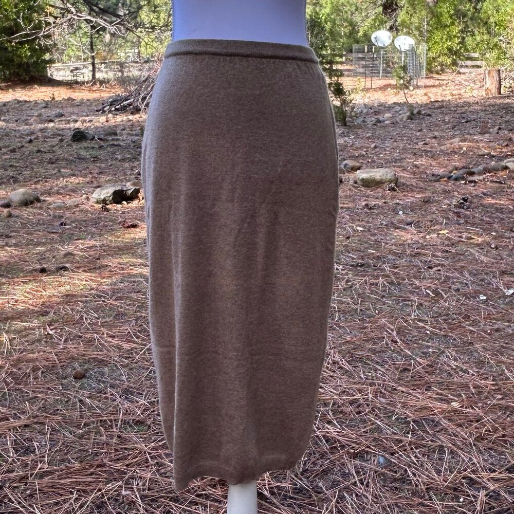 NWT 100% Cashmere Skirt Small in taupe color by House of Cashmere